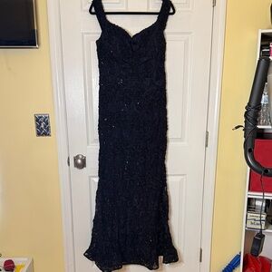 Chic Deep Navy Blue & Black Lace Formal Gown